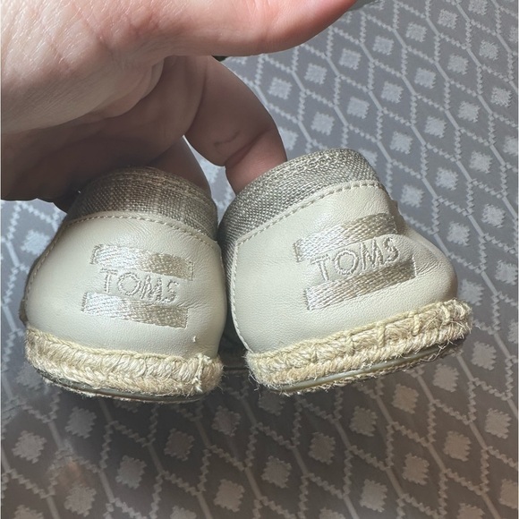 Tom’s  Beige Open Toe Flat Shoes, Women’s Size 6W - Picture 6 of 9